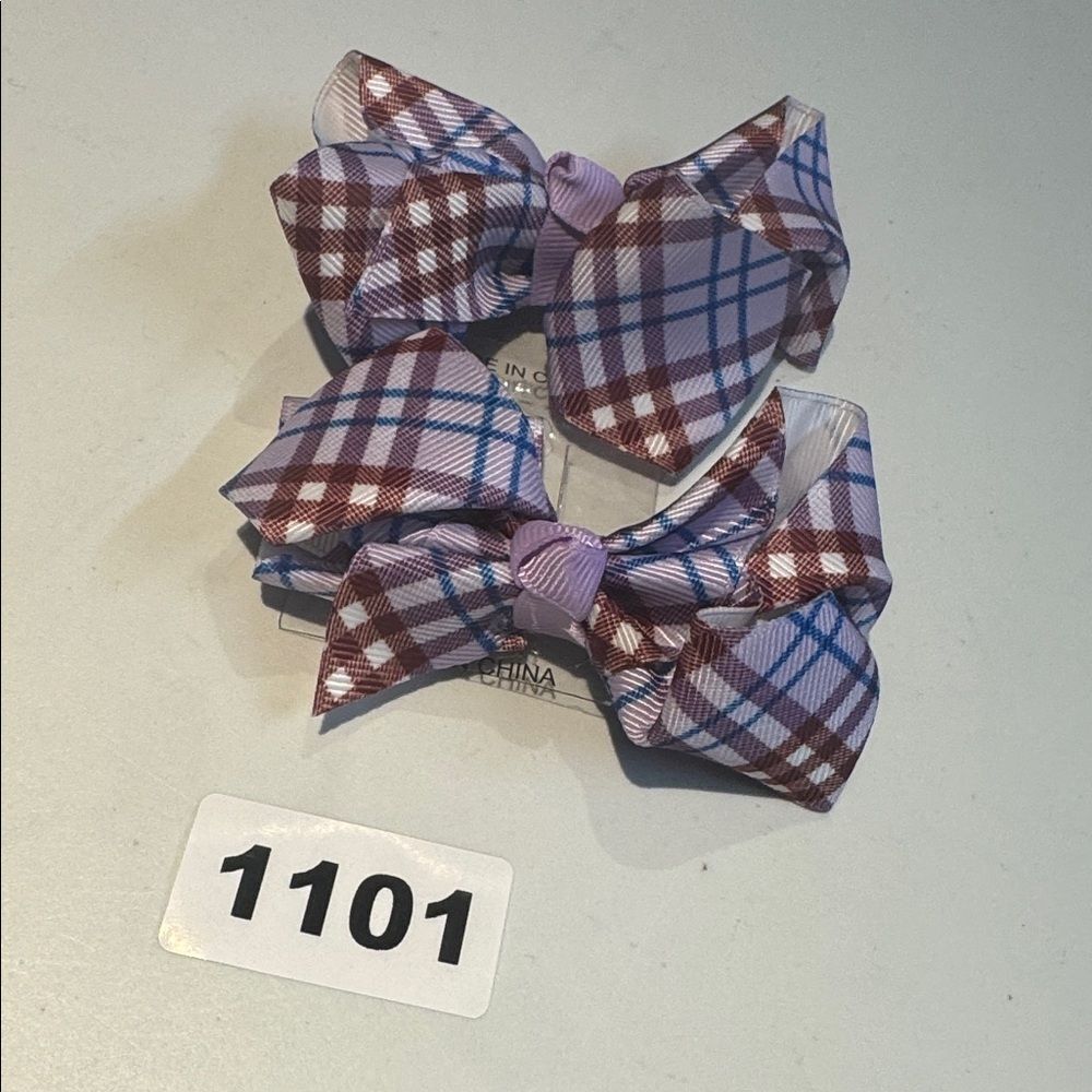 1101 Set of‎ Two Purple plaid alligator clip hair bows